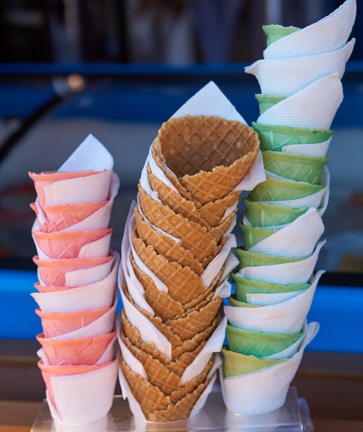 Empty sugar multi-colored wafer cups cones for ice cream