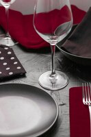 Пустая посуда с красной салфеткой, реквизит для укладки пищи, роскошный набор для свадебного мероприятия, свидания, вечеринки или роскошного домашнего декора, фирменный праздничный дизайн