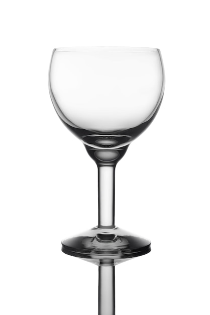 Photo empty wine glass isolated on white background