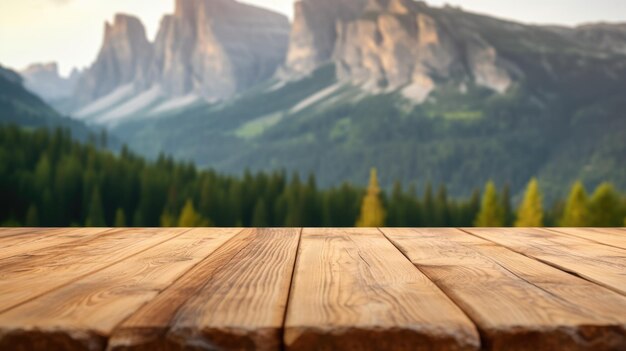 ドロミット山のぼんやりした背景の空の木製の茶色のテーブルトップ 活発な画像