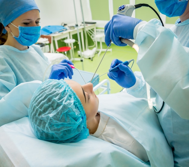 Эндоскопическая хирургия пазухи. Лазерное испарение носовой раковины