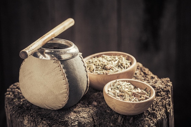 Energizing and aromatic yerba mate made of fresh dried leaves