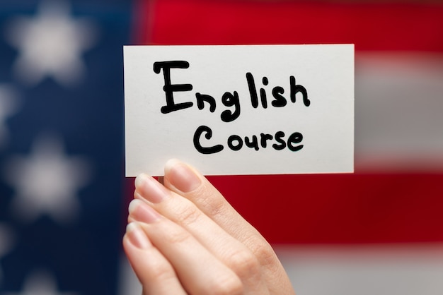 Testo del corso di inglese su una scheda