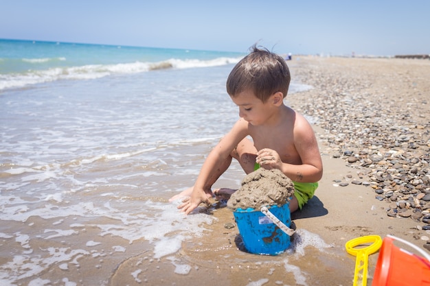 Godendo l'infanzia in vacanza estiva