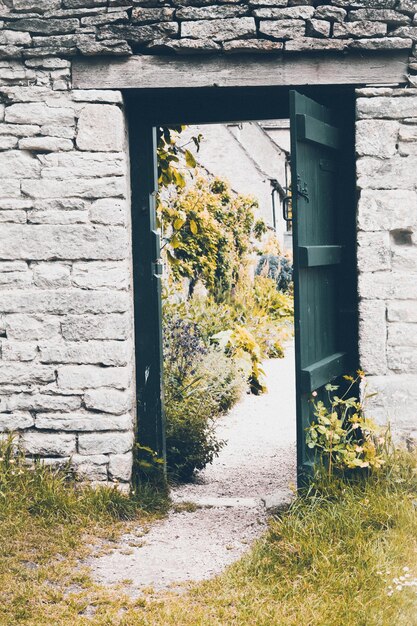 Photo entrance of building