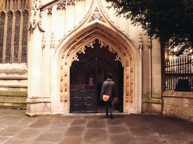 Photo entrance of building