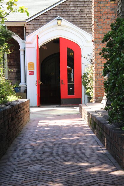 Photo entrance of building