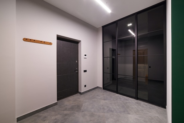 Entrance hall in contemporary apartment.