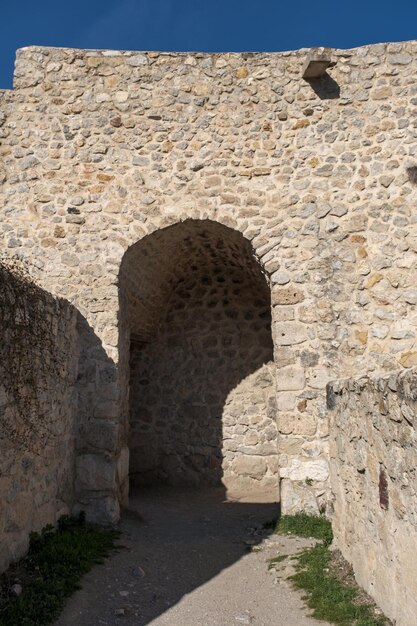 Photo entrance to a historic castle