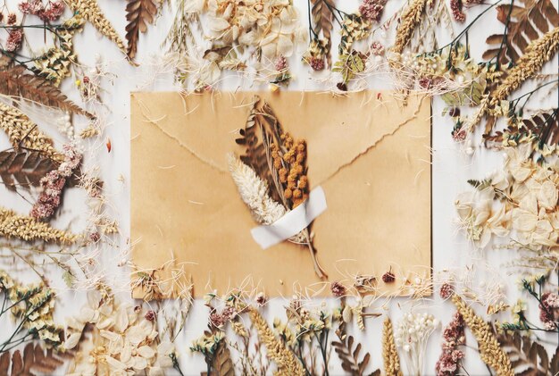 Photo envelope photo with dried flower background and frame