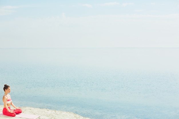 Photo equilibrium portrait people tranquility seaside