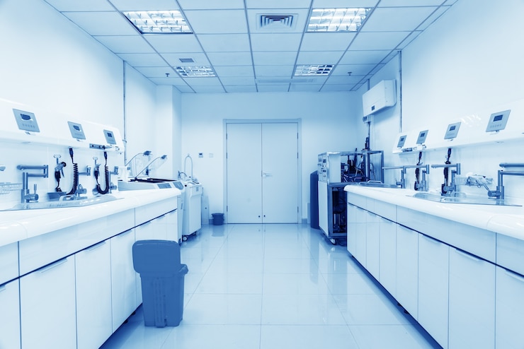 Photo equipment and medical devices in modern operating room