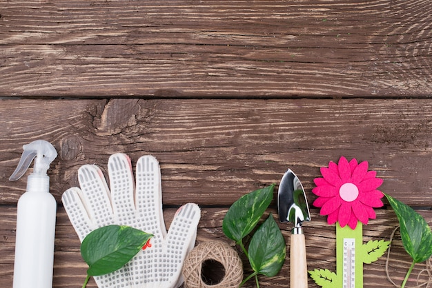 Equipment for working in the garden and vegetable garden.