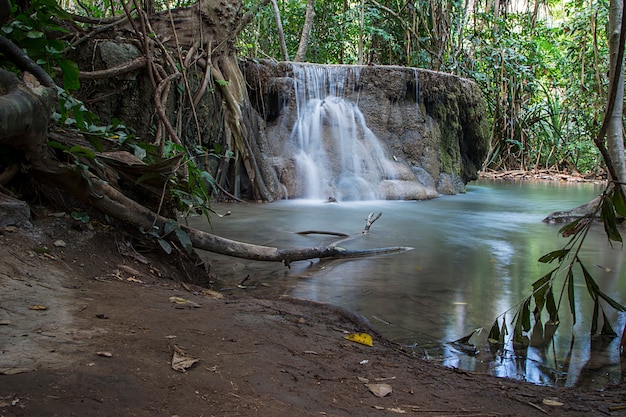 Erawanwatervallen in Thailand