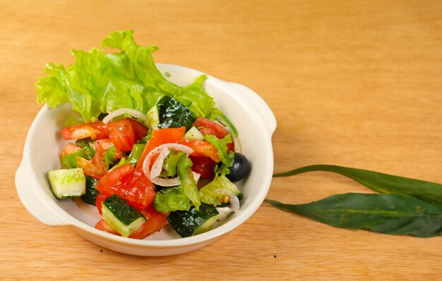 Ervaar de authentieke smaak van Griekenland met deze klassieke salade