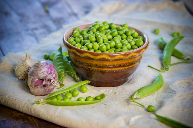 Erwten groen. selectieve aandacht. eten en drinken.