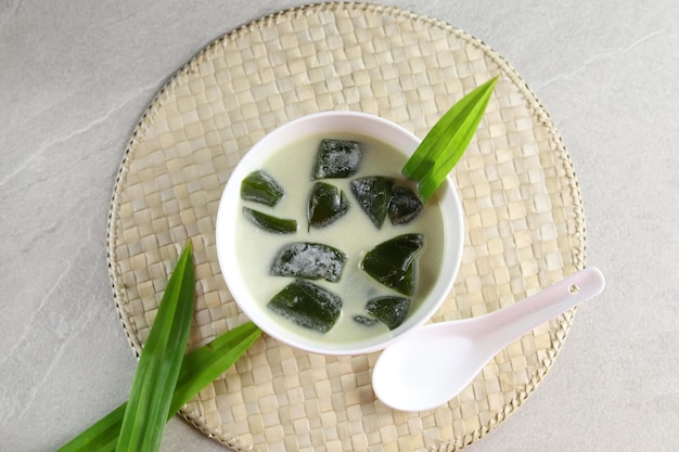 Es Cincau Hijau of Groen Gras Jelly Cincau Ijo Indonesisch Dessert