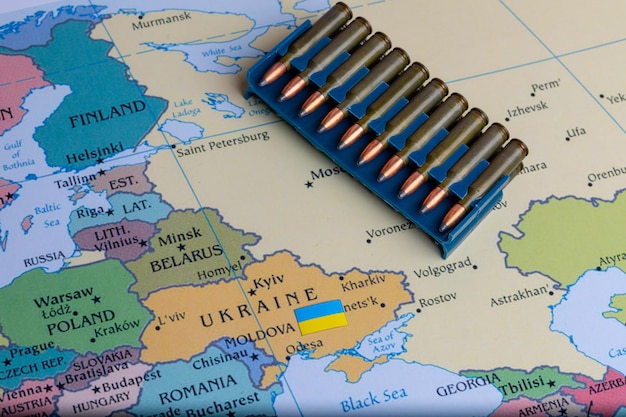 ウクライナとロシアの国境での紛争のエスカレーションロシアとウクライナの概念地図