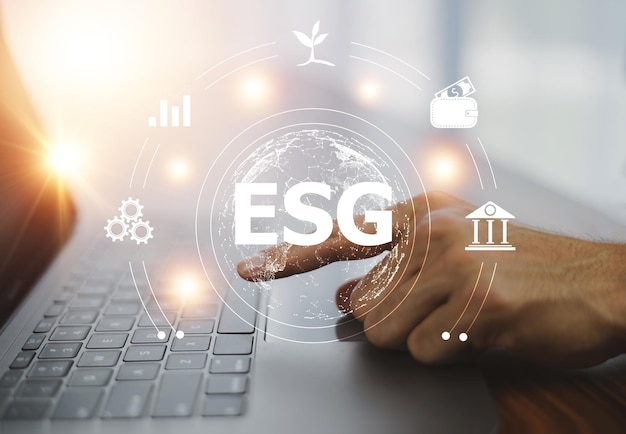 ESG コンセプト環境社会とガバナンス世界の持続可能な環境コンセプトの男 ESG アイコン