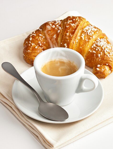 Espresso met croissant