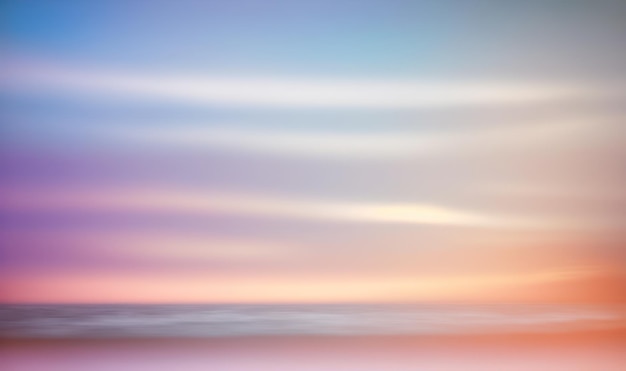 Эфирное закатное небо и океанский фон для мечтательной атмосферы