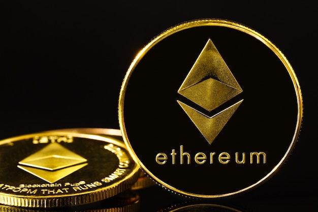 Ethereum cryptocurrency munt op zwarte achtergrond