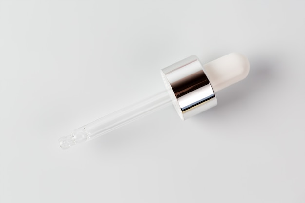 Etherische olie of serum in pipet