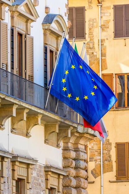 Foto eu-vlag op een balkon