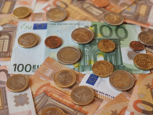 Банкноты и монеты евро Европейского Союза