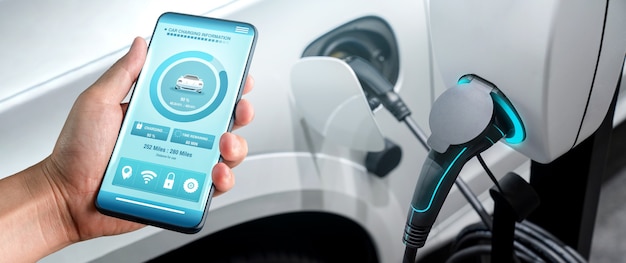 EV-laadstation voor elektrische auto met weergave van oplaadstatus in mobiele app