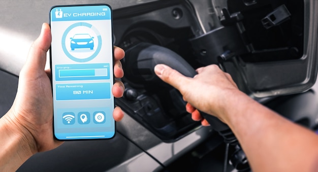 EV-laadstation voor elektrische auto met weergave van oplaadstatus in mobiele app