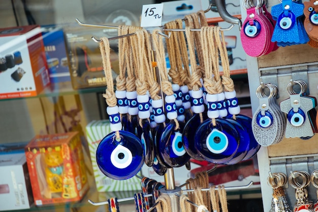 Photo evil eye bead amulet in the shop in istanbul turkey