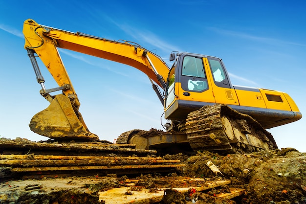 Photo excavator at work