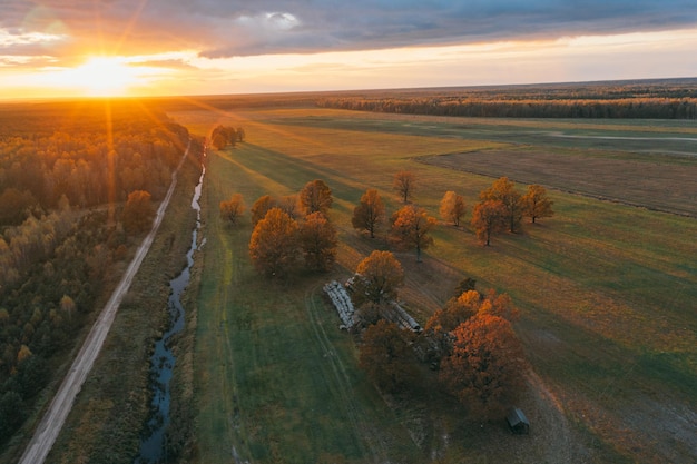 Photo excellent sunrise over nalibokskaya pushcha in early autumn