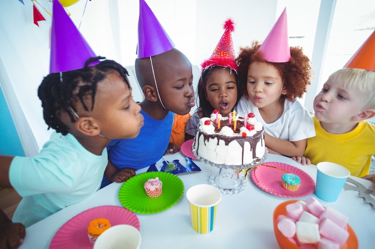 Photo excited kids enjoying a birthday party