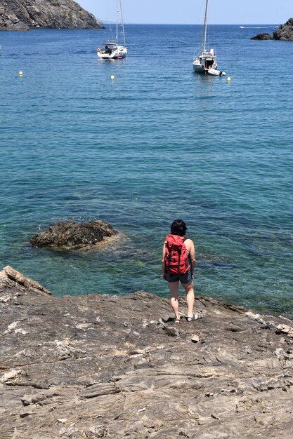 Excursion woman near the sea