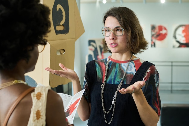 explaining opinion about artworks