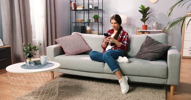 Expressive young woman posing indoor