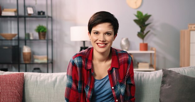 Expressive young woman posing indoor