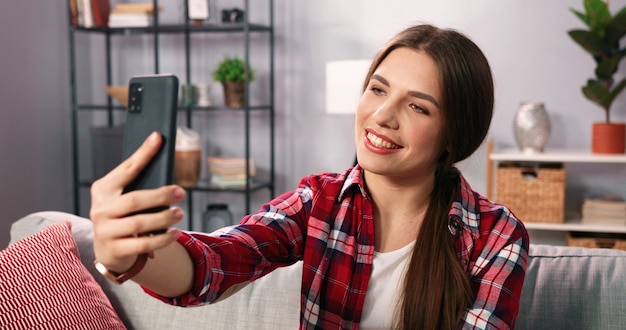 Expressive young woman posing indoor