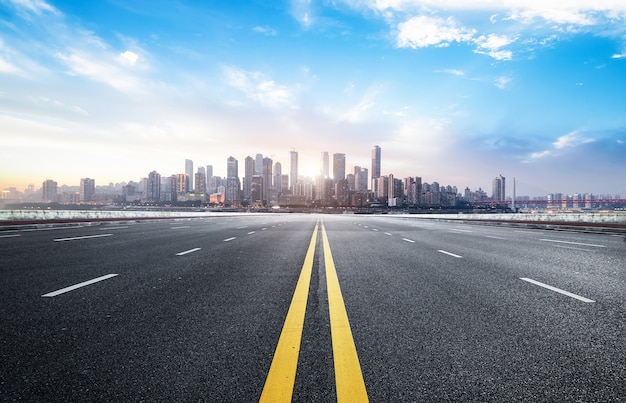 The expressway and the modern city skyline