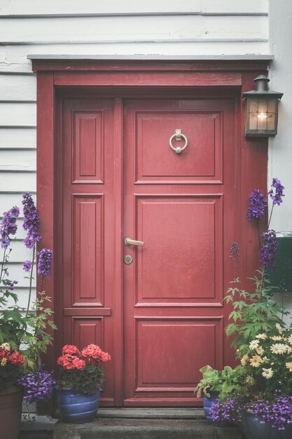 Photo exterior of closed house