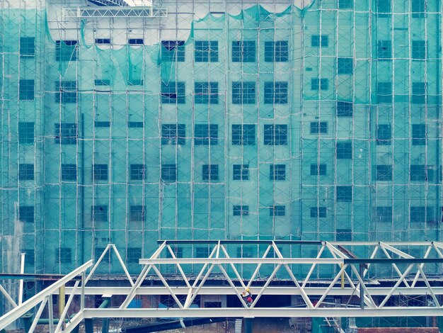 Foto esterno di un edificio incompleto