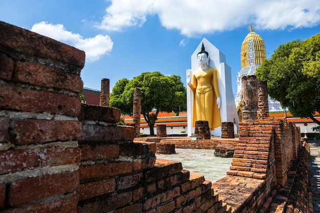 写真 建物に対する寺院の外観