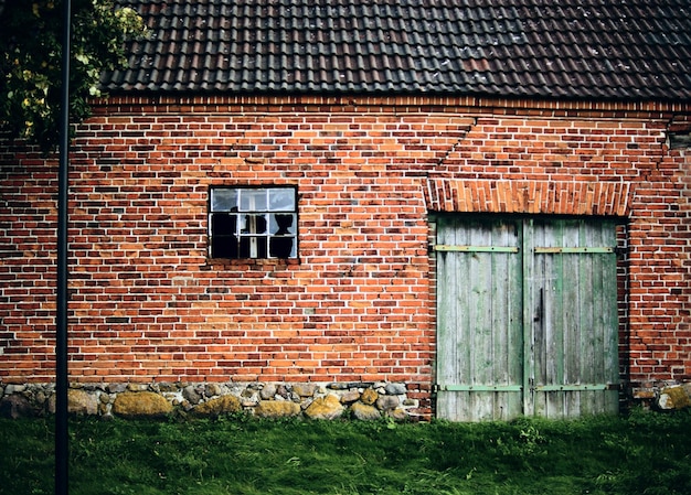 Photo exterior of old building