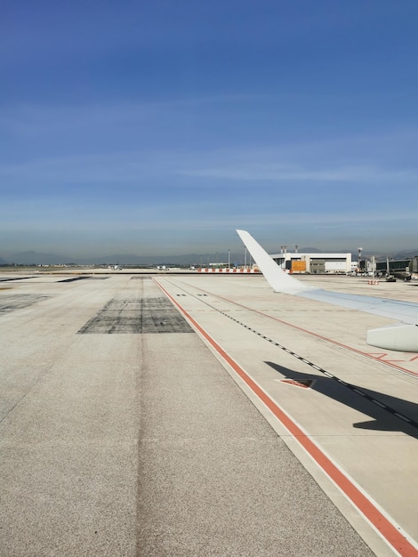 Foto vista esterna dell'aeroporto di malaga in spagna