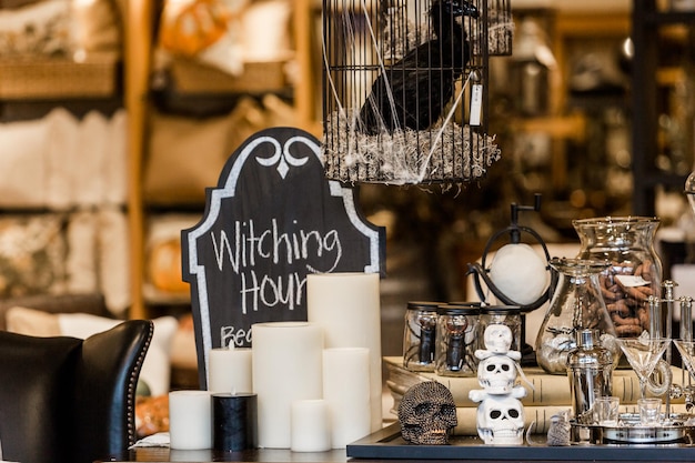 Extravagante Halloween-decoratie in luxe huis.