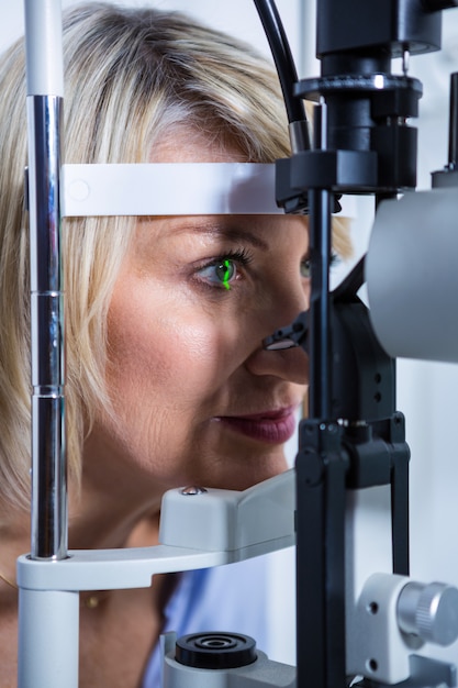 Photo eye examination on slit lamp