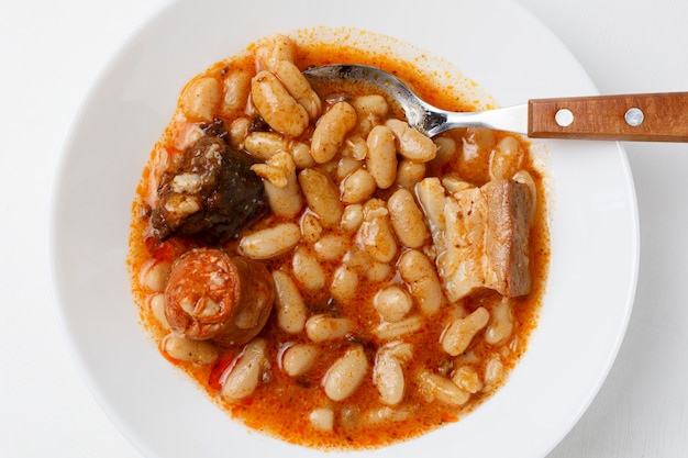 Fabada asturiana, fagioli cotti.