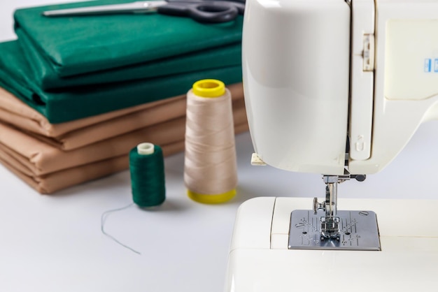 Ткань и нить для швейной машины
